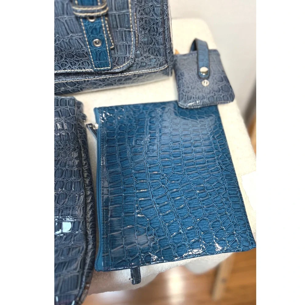 Rolling Laptop Bag Women Large Blue Excellent Faux Croc Embossed Travel Set